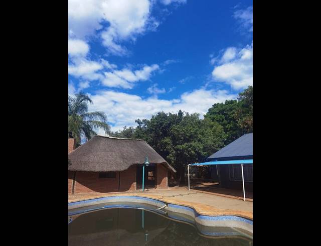 4 BEDROOM PROPERTY TO RENT IN TRIM PARK